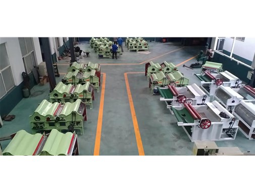 開松機(jī)廠家告訴您開松機(jī)在使用時(shí)有哪些注意事項(xiàng)？